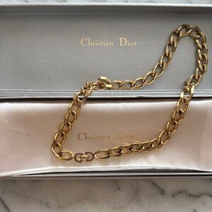 Christian Dior Danseuse Étoile Choker necklace with a 'CD' signature clasp🤩